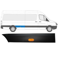 Moldura lateral guardabarros trasero con lámpara para Volkswagen Crafter 2005-2017 / Derecho / Conjunto 13993