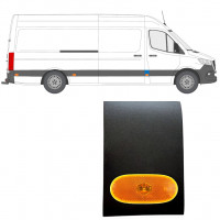 Moldura lateral con lámpara para Mercedes Sprinter 2018- / Derecho / Conjunto 12962