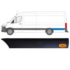 Moldura lateral guardabarros trasero con lámpara para Mercedes Sprinter 2018- / Izquierda / Conjunto 12971